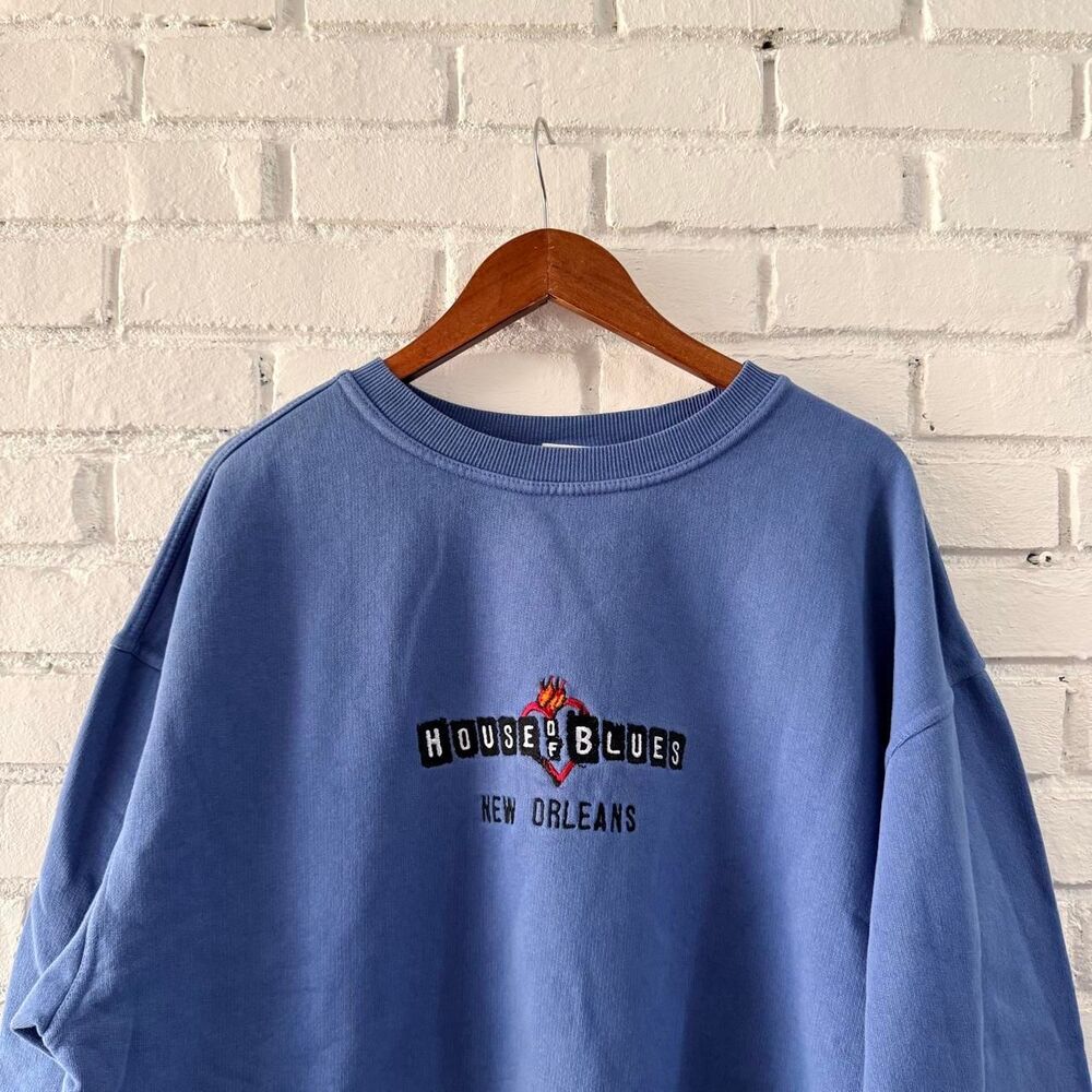 Vintage 00s House of Blues Embroidered Flame Blue Graphic Crewneck Large